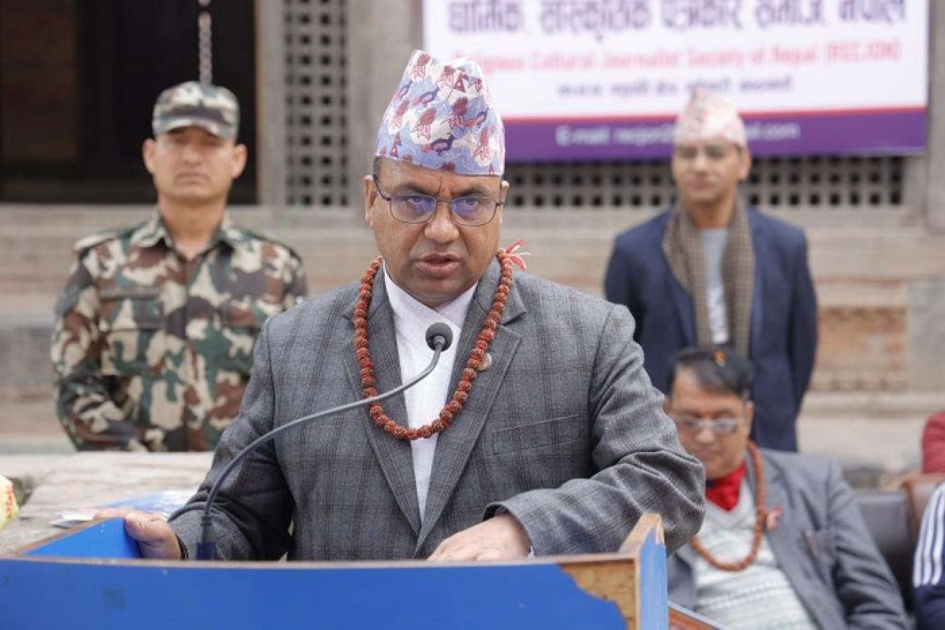 पशुपतिमा सुन दान आउन थाल्यो, व्यवस्थित गरौं: मन्त्री पाण्डे